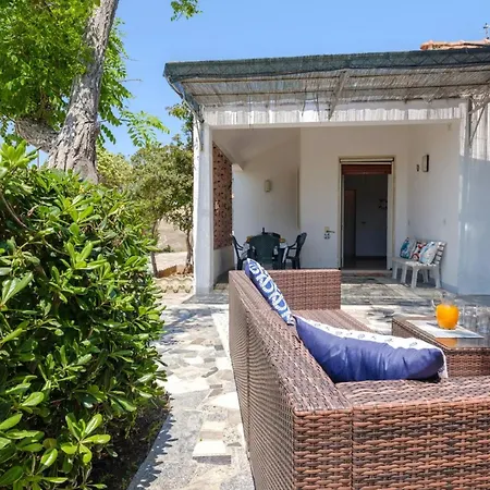 Claudia Bay Holiday home